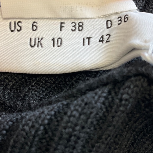 AKRIS PUNTO BLACK / CARAMEL RIBBED WOOL KNIT PULLOVER SWEATER - Picture 5 of 6